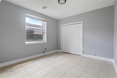 Casa en venta en Miami, Florida, 4 dormitorios, 220.74 m2 № 1346048 - foto 14