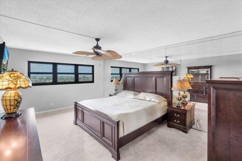 Condo in Fort Lauderdale, Florida, 2 bedrooms  № 1346049 - photo 12