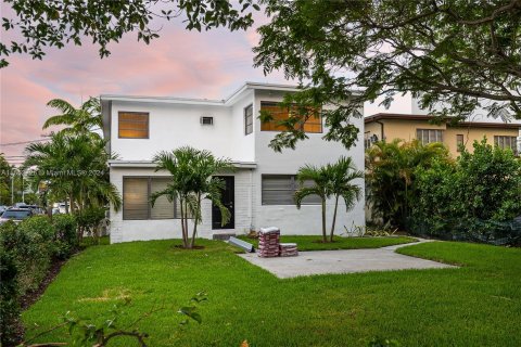 Immobilier commercial à vendre à Miami Beach, Floride: 504.09 m2 № 1345998 - photo 9