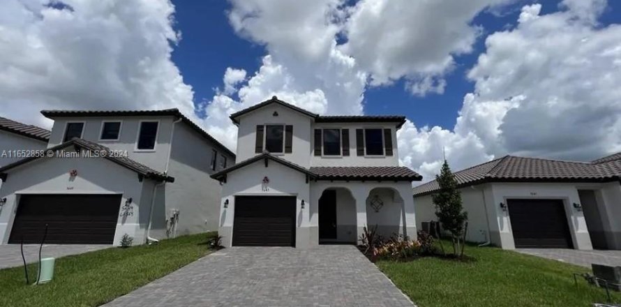 Casa en Ave Maria, Florida 3 dormitorios, 179.58 m2 № 1346047