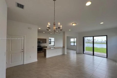 Villa ou maison à louer à Ave Maria, Floride: 3 chambres, 179.58 m2 № 1346047 - photo 3