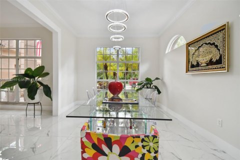 Casa en venta en Tampa, Florida, 5 dormitorios, 300.26 m2 № 1345996 - foto 12