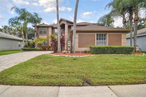 Casa en venta en Tampa, Florida, 5 dormitorios, 300.26 m2 № 1345996 - foto 2