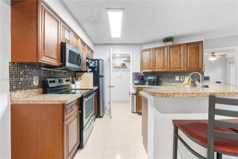 Copropriété à vendre à Sunrise, Floride: 2 chambres, 95.13 m2 № 1345517 - photo 3