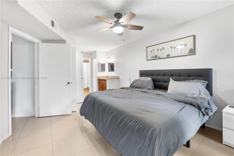 Copropriété à vendre à Sunrise, Floride: 2 chambres, 95.13 m2 № 1345517 - photo 6