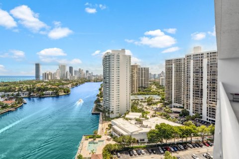 Condo in Aventura, Florida, 2 bedrooms  № 1345542 - photo 25