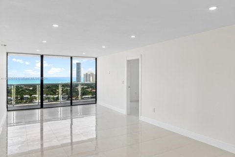 Condominio en venta en Aventura, Florida, 2 dormitorios, 92.16 m2 № 1345542 - foto 1