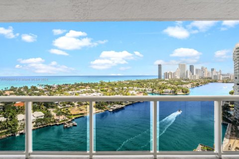 Condo in Aventura, Florida, 2 bedrooms  № 1345542 - photo 18