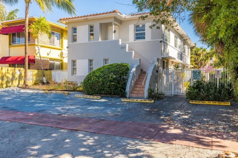Immobilier commercial à vendre à Miami Beach, Floride: 279.91 m2 № 1035395 - photo 1