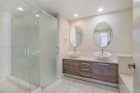 Condominio en venta en Aventura, Florida, 2 dormitorios, 154.5 m2 № 1074259 - foto 14