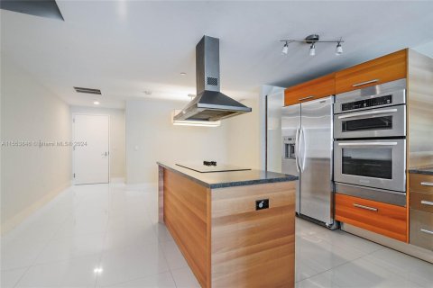 Condominio en venta en Aventura, Florida, 2 dormitorios, 154.5 m2 № 1074259 - foto 11