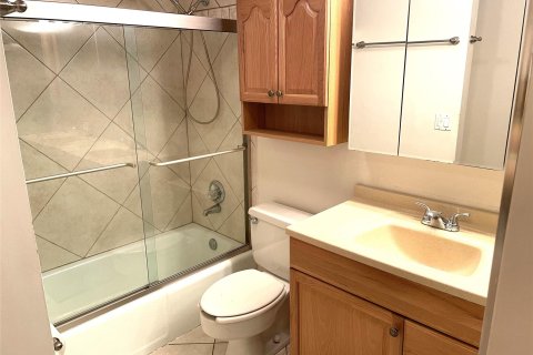 Condo in Fort Lauderdale, Florida, 2 bedrooms  № 1047607 - photo 25