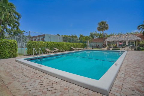 Copropriété à vendre à Lauderdale-by-the-Sea, Floride: 2 chambres, 124.49 m2 № 1047627 - photo 14