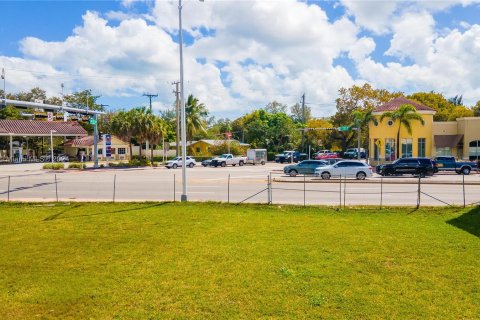 Propiedad comercial en venta en Coral Gables, Florida № 1372537 - foto 9