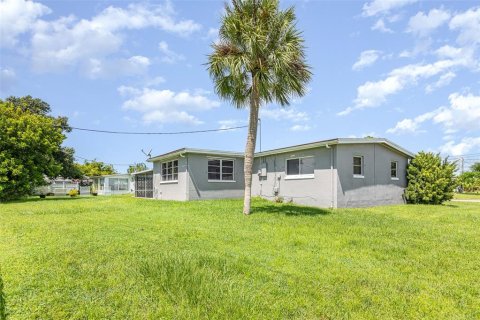 House in North Port, Florida 3 bedrooms, 123.65 sq.m. № 1374526 - photo 17