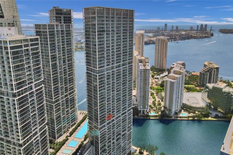 Condo in Miami, Florida, 1 bedroom  № 1271128 - photo 1