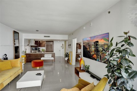 Condominio en venta en Miami, Florida, 1 dormitorio, 96.15 m2 № 1271128 - foto 5