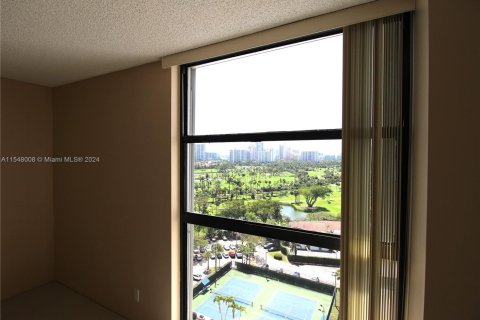 Condo in Aventura, Florida, 2 bedrooms  № 1060472 - photo 13