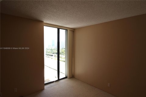 Condo in Aventura, Florida, 2 bedrooms  № 1060472 - photo 16