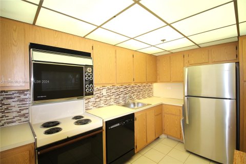 Condo in Aventura, Florida, 2 bedrooms  № 1060472 - photo 17