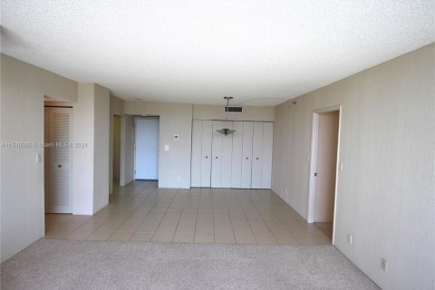 Copropriété à vendre à Aventura, Floride: 2 chambres, 113.62 m2 № 1060472 - photo 7