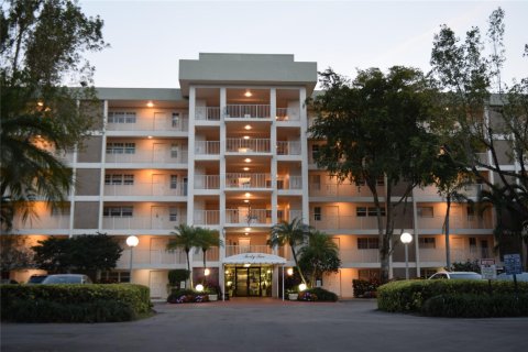 Copropriété à vendre à Pompano Beach, Floride: 3 chambres, 129.13 m2 № 1073644 - photo 15