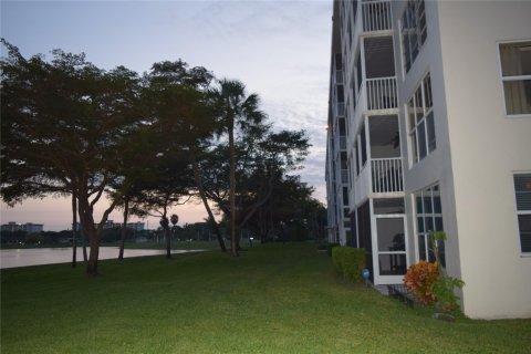 Copropriété à vendre à Pompano Beach, Floride: 3 chambres, 129.13 m2 № 1073644 - photo 2