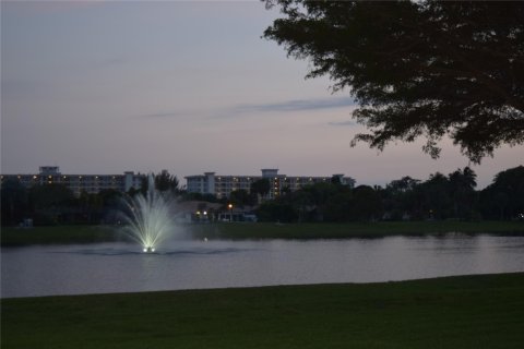 Condo in Pompano Beach, Florida, 3 bedrooms  № 1073644 - photo 16