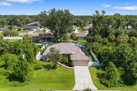 Villa ou maison à vendre à North Port, Floride: 3 chambres, 182.37 m2 № 1376976 - photo 4