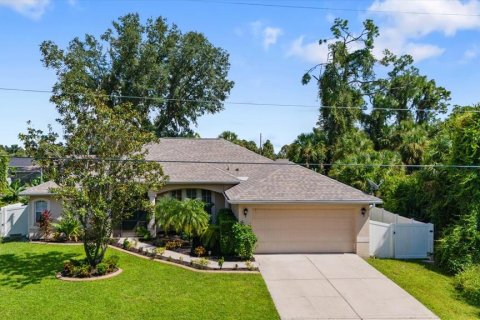 Villa ou maison à vendre à North Port, Floride: 3 chambres, 182.37 m2 № 1376976 - photo 1