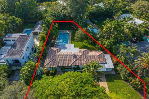 Villa ou maison à vendre à Biscayne Park, Floride: 4 chambres, 246.84 m2 № 1067772 - photo 7