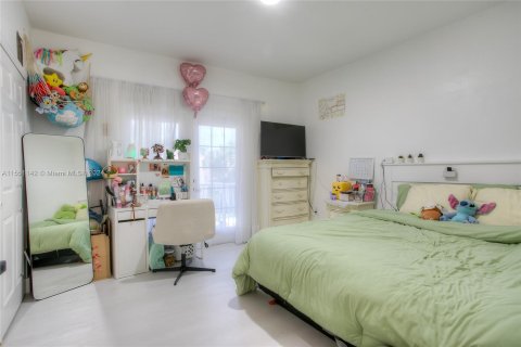 Casa en venta en Pembroke Pines, Florida, 5 dormitorios, 233.37 m2 № 1067731 - foto 16