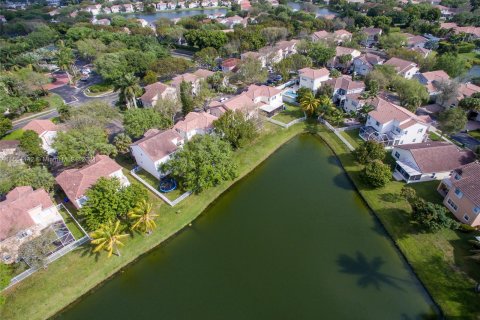 Casa en venta en Pembroke Pines, Florida, 5 dormitorios, 233.37 m2 № 1067731 - foto 28