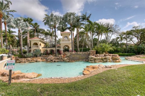 Casa en venta en Pembroke Pines, Florida, 5 dormitorios, 233.37 m2 № 1067731 - foto 2