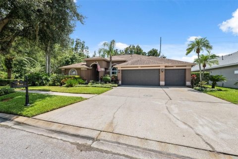 House in Tampa, Florida 4 bedrooms, 225.47 sq.m. № 1347107 - photo 6