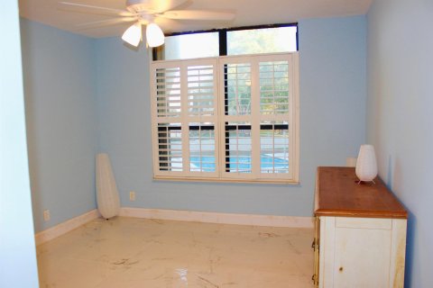 Condo in Tamarac, Florida, 2 bedrooms  № 1224939 - photo 16