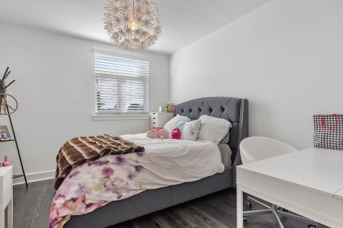 Снять в аренду таунхаус в Форт-Лодердейл, Флорида 4 спальни, 319.96м2, № 1047865 - фото 11