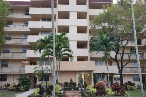 Condominio en venta en Lauderhill, Florida, 2 dormitorios, 102.19 m2 № 1044035 - foto 25