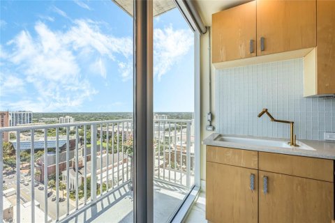 Condo in Orlando, Florida, 1 bedroom  № 1302890 - photo 15