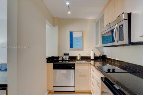 Condo in Fort Lauderdale, Florida, 1 bedroom  № 1237035 - photo 17