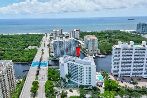 Condominio en venta en Fort Lauderdale, Florida, 1 dormitorio, 54.44 m2 № 1237035 - foto 2