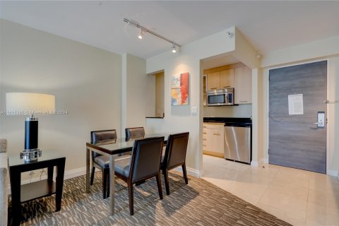 Condo in Fort Lauderdale, Florida, 1 bedroom  № 1237035 - photo 20