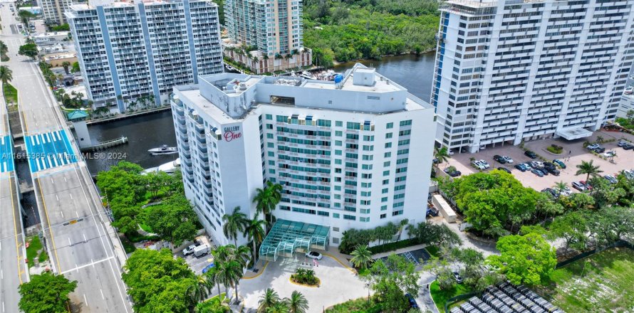 Condominio en Fort Lauderdale, Florida, 1 dormitorio  № 1237035