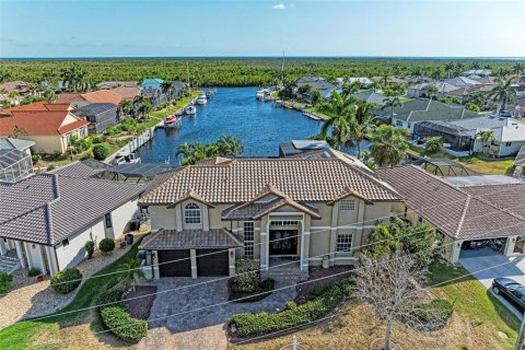 Villa ou maison à vendre à Punta Gorda, Floride: 3 chambres, 257.34 m2 № 1245289 - photo 5