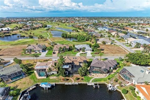 Villa ou maison à vendre à Punta Gorda, Floride: 3 chambres, 257.34 m2 № 1245289 - photo 4