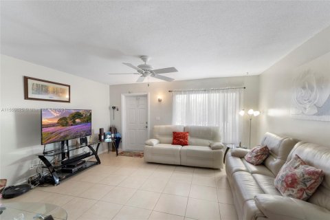 Casa en venta en Tamarac, Florida, 2 dormitorios, 100.52 m2 № 1065317 - foto 7