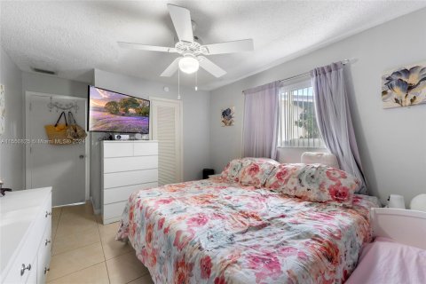 House in Tamarac, Florida 2 bedrooms, 100.52 sq.m. № 1065317 - photo 20