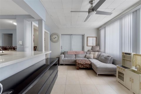 Casa en venta en Tamarac, Florida, 2 dormitorios, 100.52 m2 № 1065317 - foto 15
