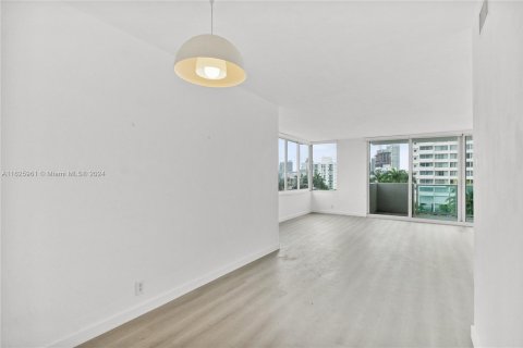 Condo in Miami Beach, Florida, 1 bedroom  № 1280798 - photo 6