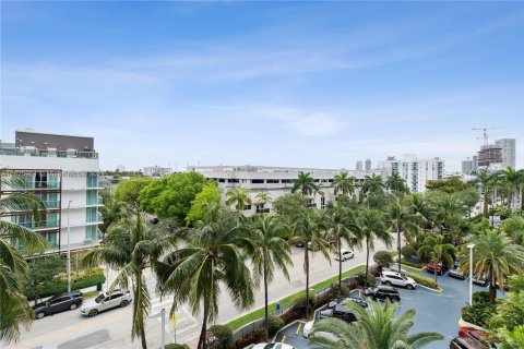 Condo in Miami Beach, Florida, 1 bedroom  № 1280798 - photo 2